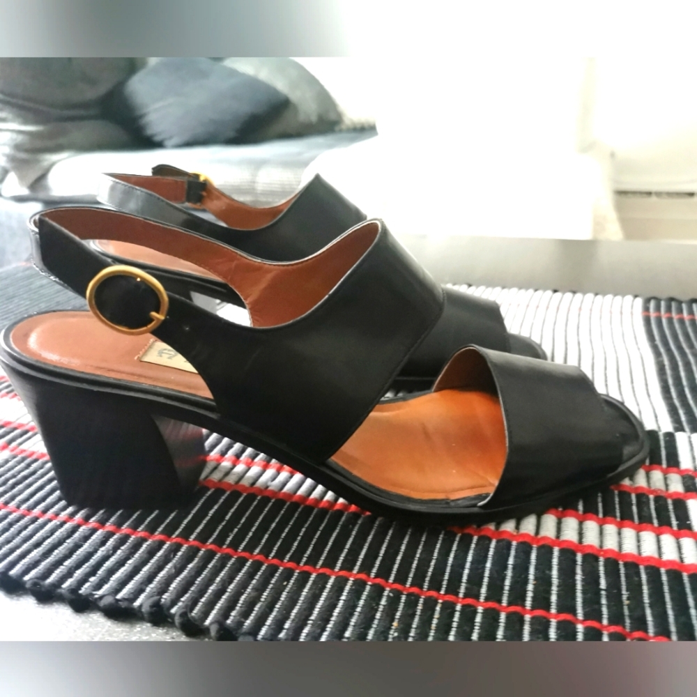 Leather sandals